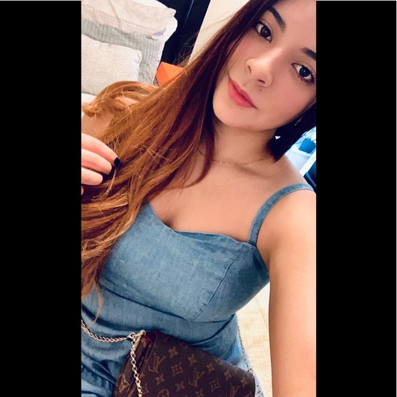 Meet your Posher, Melissa - Picture 1 of 1